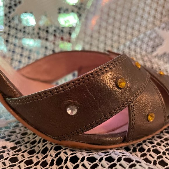 Gold/bronze leather stiletto heels - Picture 14 of 14